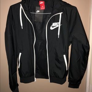 Women’s Nike Windbreaker